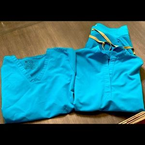 Set of 3 Figs scrubs in teal!